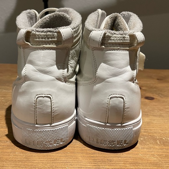 Men’s slightly used Diesel white leather sneakers - Picture 5 of 7